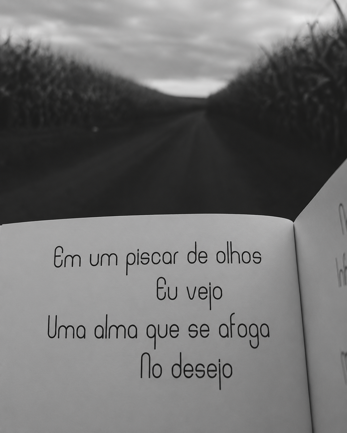Poema: Em um piscar de olhos, eu vejo uma alma que se afoga no desejo